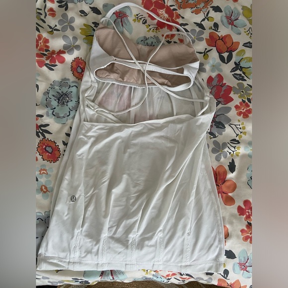 Lululelon tank tops - Picture 5 of 7